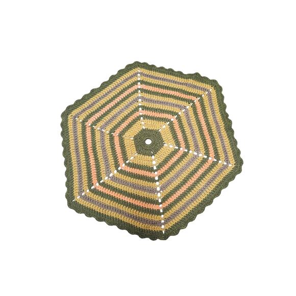 Handmade Crochet Fall Doily Hexagon 26.5" Autumn Table Décor Yellow Green Orange - Picture 4 of 8